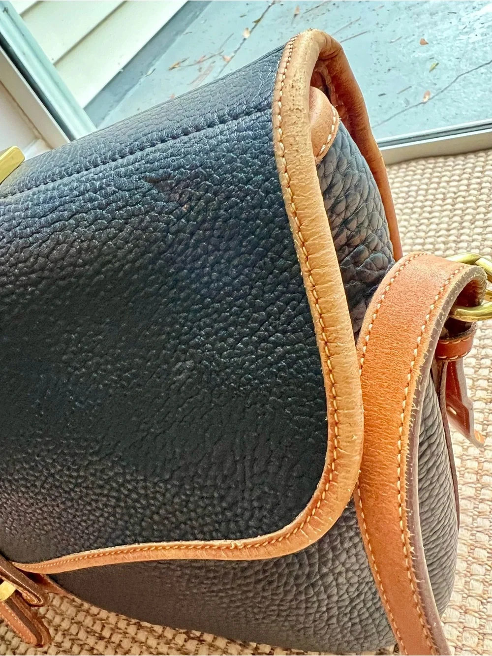 🦆 Vintage Dooney & Bourke AWL Black British Tan Messenger Briefcase USA